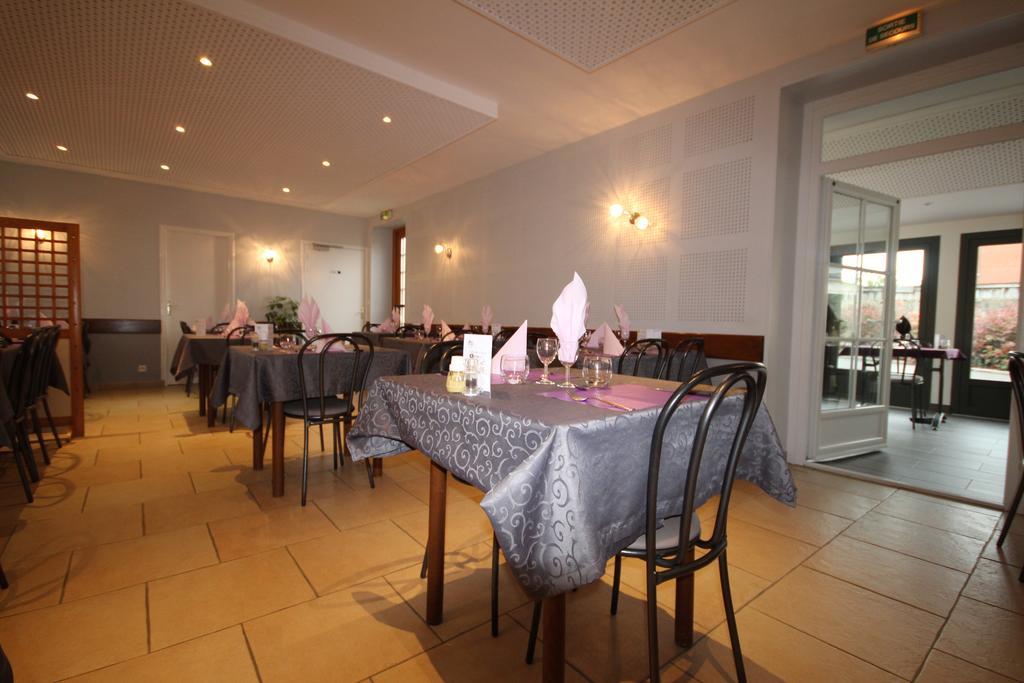 Logis Hotel Restaurant Auberge De La Cloche Le Theil-sur-Huisne المظهر الخارجي الصورة