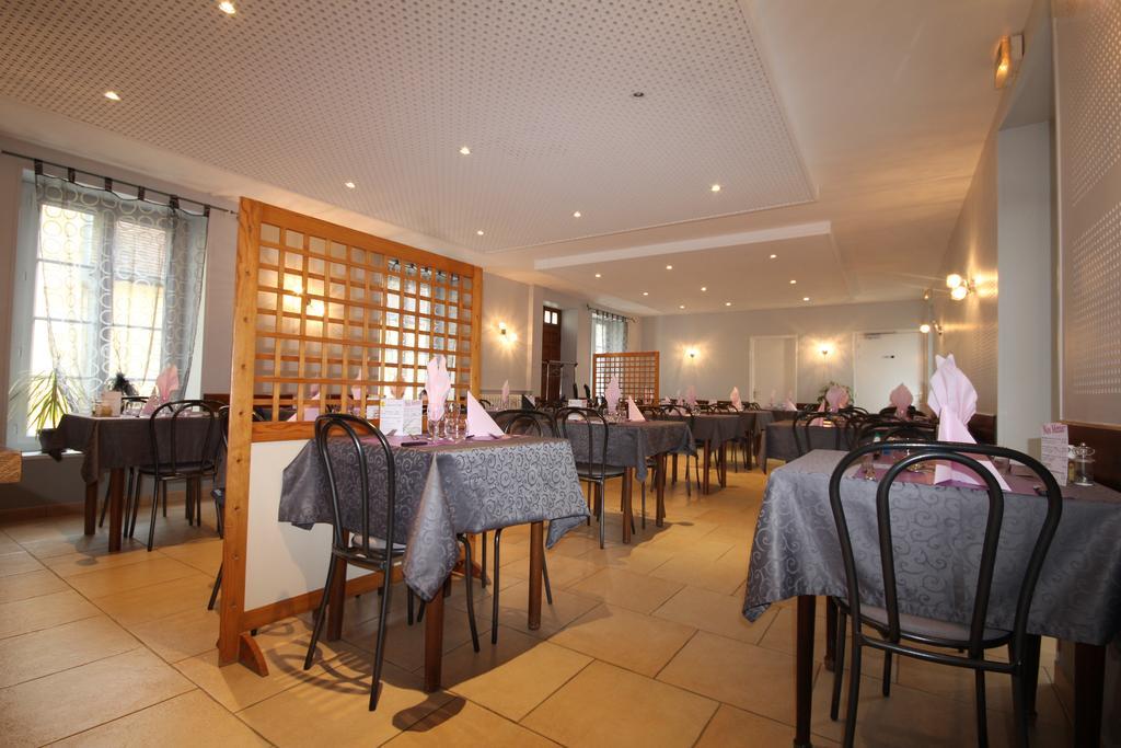 Logis Hotel Restaurant Auberge De La Cloche Le Theil-sur-Huisne المظهر الخارجي الصورة