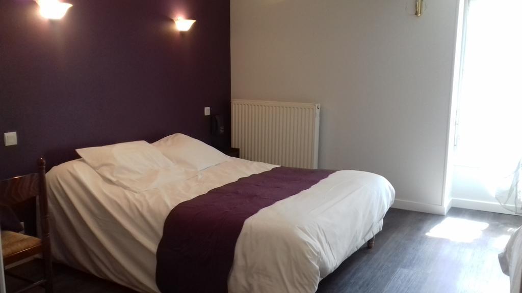 Logis Hotel Restaurant Auberge De La Cloche Le Theil-sur-Huisne المظهر الخارجي الصورة