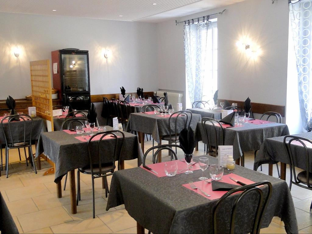 Logis Hotel Restaurant Auberge De La Cloche Le Theil-sur-Huisne المظهر الخارجي الصورة