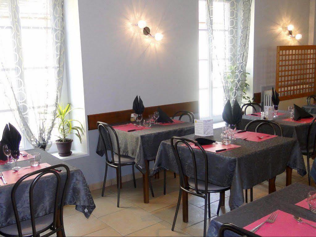 Logis Hotel Restaurant Auberge De La Cloche Le Theil-sur-Huisne المظهر الخارجي الصورة